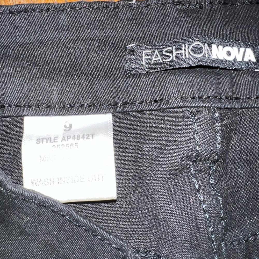 Black Lace-Up Skinny Pants - Picture 4 of 4